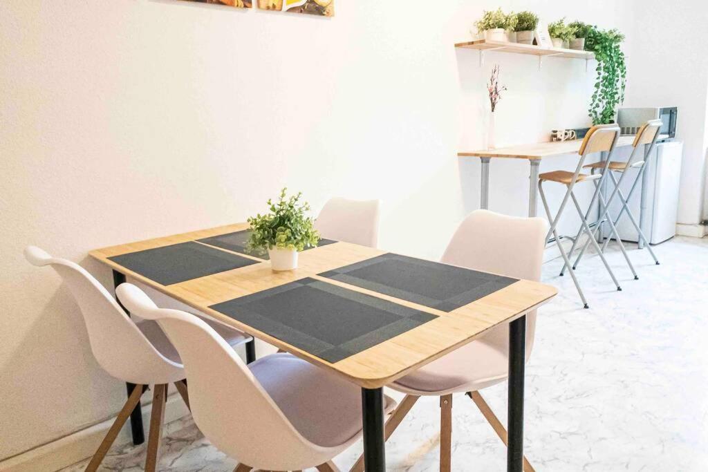 Top Moderne Wohnung In Leipziger Altbau - Netflix Inklusive Exterior photo
